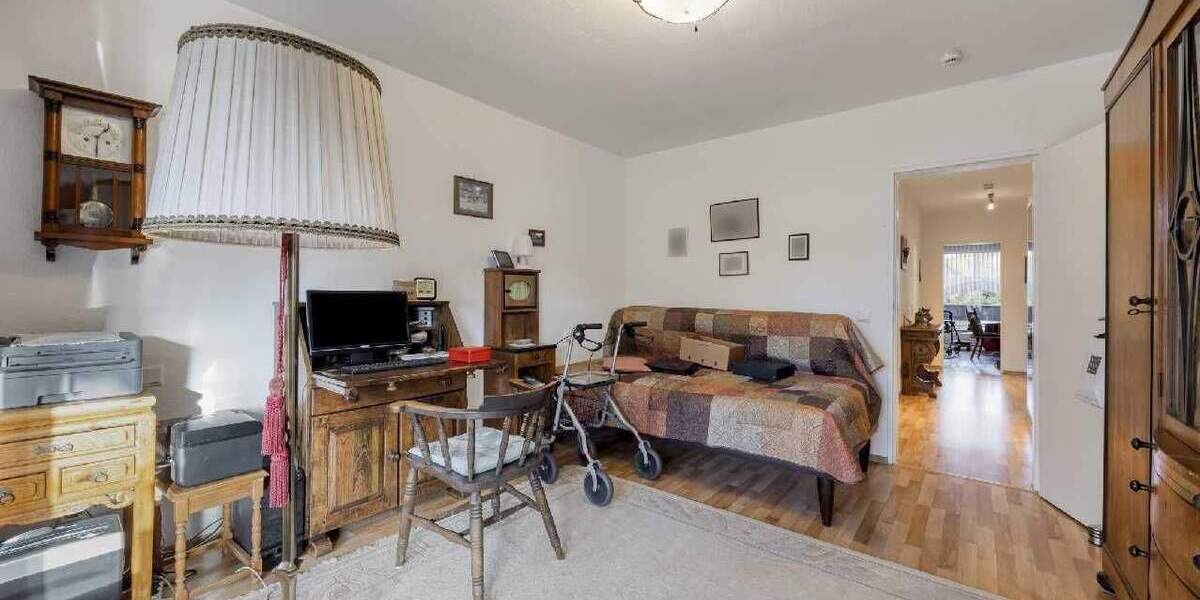 Großzügige 4-Zimmer-Stadtwohnung mit zwei Loggien und Aufzug in Ratingen-Mitte 4 zimmer