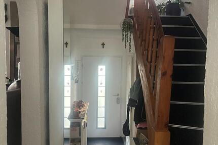 Reihenmittelhaus – modernisiert, gemütlich, mit Garten & Garagen 4 zimmer