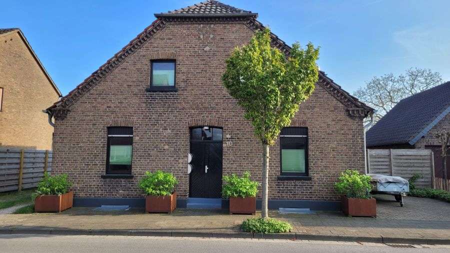Haus zum Kaufen in Wesel 389.000 € 163.39 m²