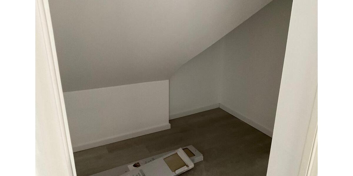 Kernsanierte Wohnung ab sofort frei,Erstbezug alles Neu! 4.5 zimmer