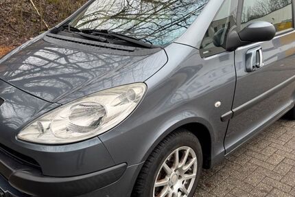 Peugeot 1007 148.000 km 1.900 &euro; Essen 45133