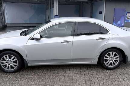 Honda Accord 154.000 km 7.499 &euro; Velbert 42555