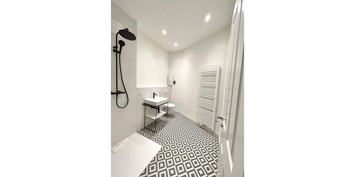 Erstbezug Altbauperle Pempelfort! Stilvoll kernsanierte Beletage mit Loggia u. Aufzug 3 zimmer