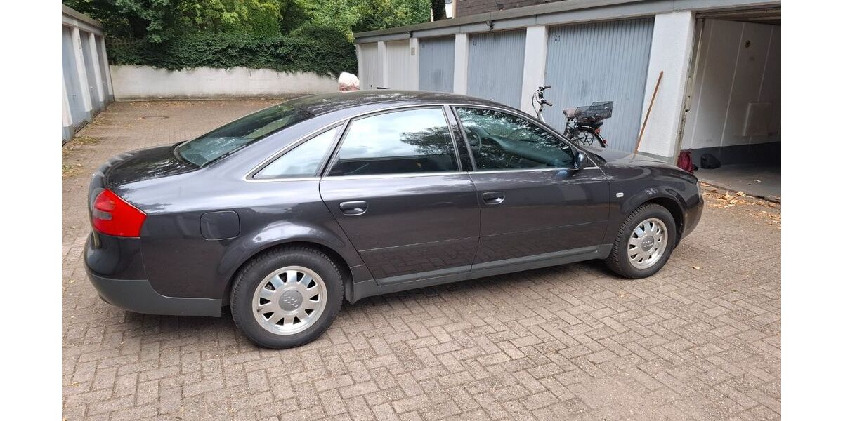 Audi A6 200.000 km 2.500 &euro; Duisburg 47179