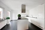 ***Exklusiv möbliertes Luxus-Penthouse mit Dachterrasse***