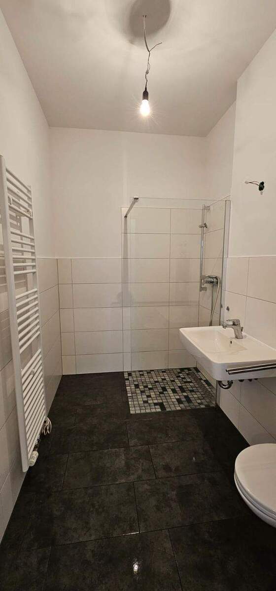 Sehr schöne sanierte 2 Zimmer Wohnung mit Balkon in Moers zu vermieten 2 zimmer