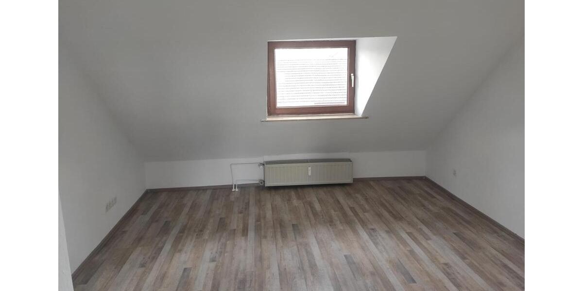 Gemütliche Dachgeschosswohnung 2.5 zimmer