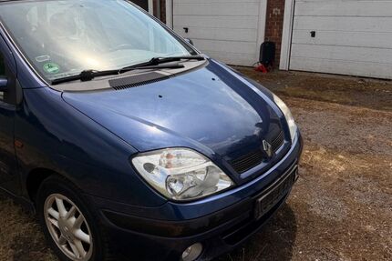 Renault Scenic 220.000 km 600 &euro; Kamp-Lintfort 47475