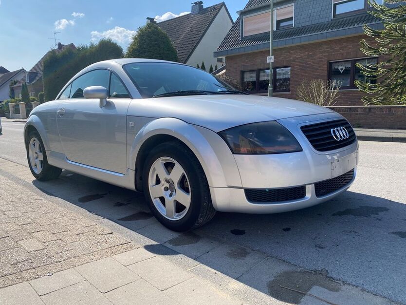 Audi TT 306.000 km 1.300 € Duisburg 47239