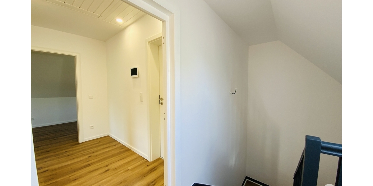 Einfamilienhaus mit 5 Zimmern und 2 Bädern, großem Garten ideal für Familien. Komplett saniert! - Einfamilienhaus Düsseldorf / Rath Rath | Angebot:27112998