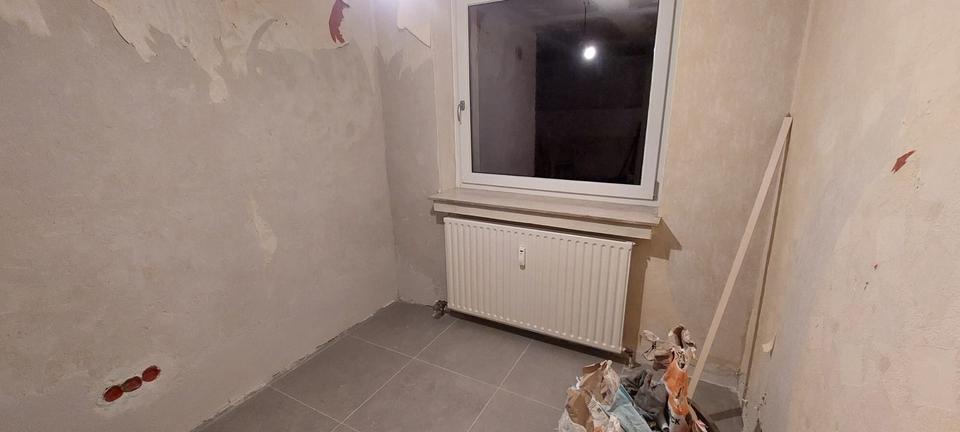 Teilsanierte 93m2 Erdgeschosswohnung mit 3,5 Zimmer 3.5 zimmer