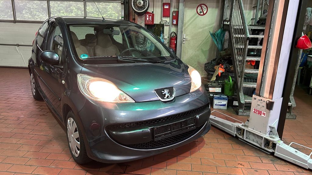 Peugeot 107 119.300 km 2.200 &euro; Bottrop 46238