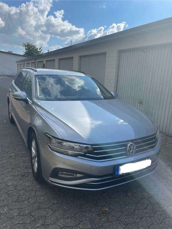 VW Passat 142.000 km 17.499 € Krefeld 47809