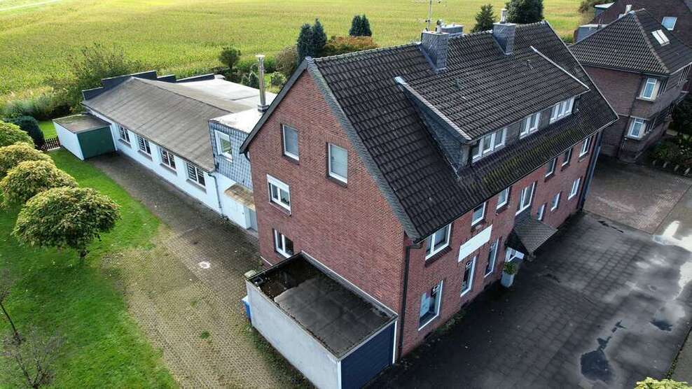 Halle in Oberhausen 2.723,59 € 241.65 m²