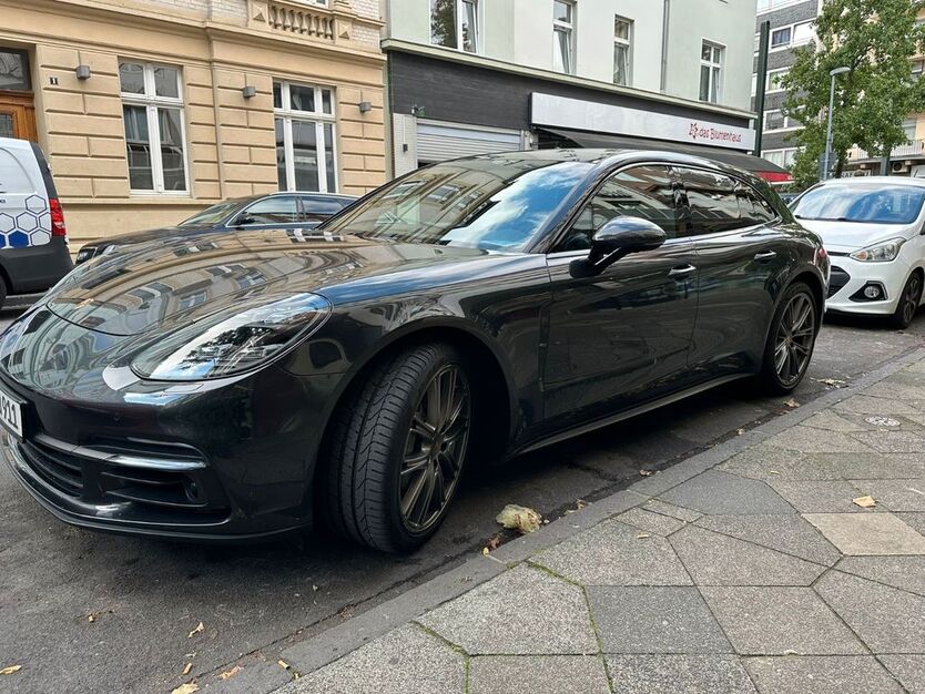 Porsche Panamera 105.000 km 54.911 € Düsseldorf 40474