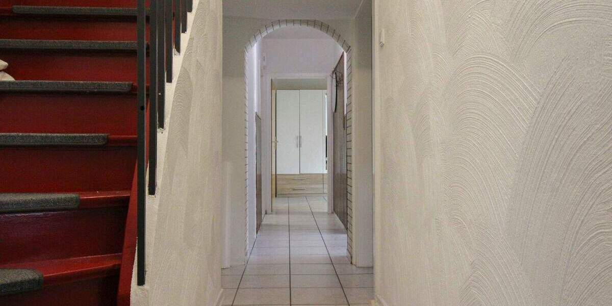 Schönes Bauernhaus mit großem Garten in top Lage von Menzelen-West 8 zimmer