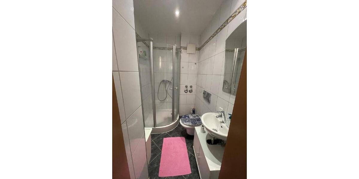 Geräumige 2-Zimmer-DG-Wohnung mit Galerie & Balkon in bester Wohnlage von Rheinberg 2 zimmer