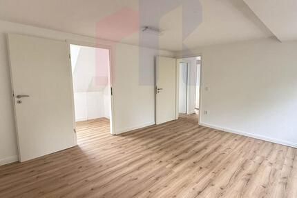 Hochwertig modernisierte 2,5-Zimmer-Dachgeschosswohnung in Duisbu 2.5 zimmer