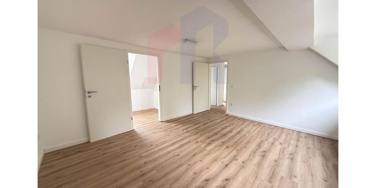 Hochwertig modernisierte 2,5-Zimmer-Dachgeschosswohnung in Duisbu 2.5 zimmer