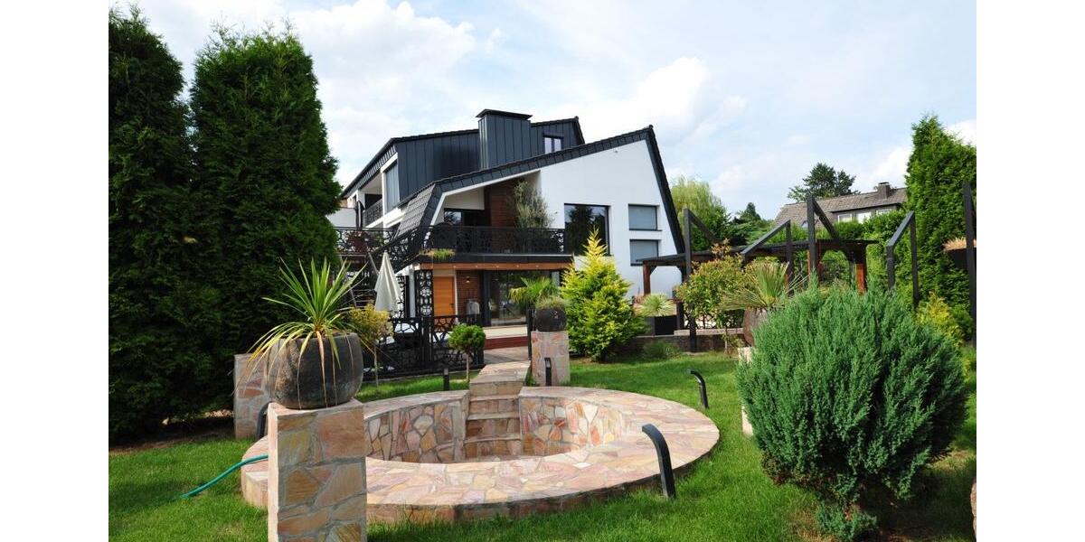 Einfamilienhaus Essen Stadtkern - 7 Zimmer, 350 m&sup2;, 300&euro; | Angebot:25297601