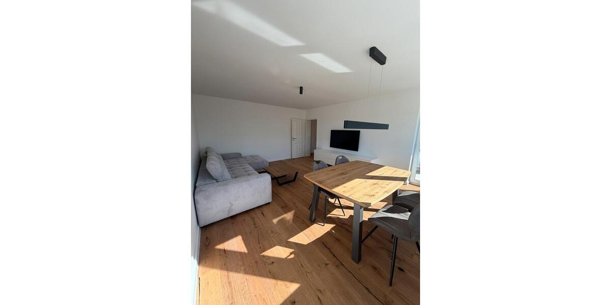 Etagenwohnung Düsseldorf Heerdt - 3 Zimmer, 83 m&sup2;, 2.100&euro; | Angebot:26393883