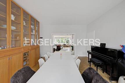 Haus Krefeld Cracau - 8 Zimmer, 256 m&sup2;, 3.200&euro; | Angebot:26364144