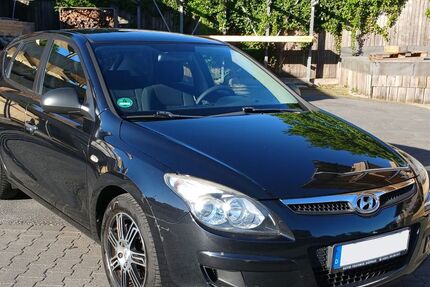 Hyundai i30 196.000 km 2.300 &euro; Duisburg 47138