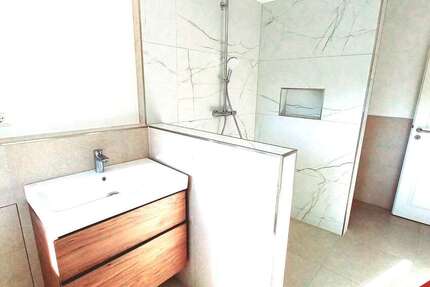 Haus zum Kaufen in Oberhausen 699.000 € 265 m² 10 zimmer