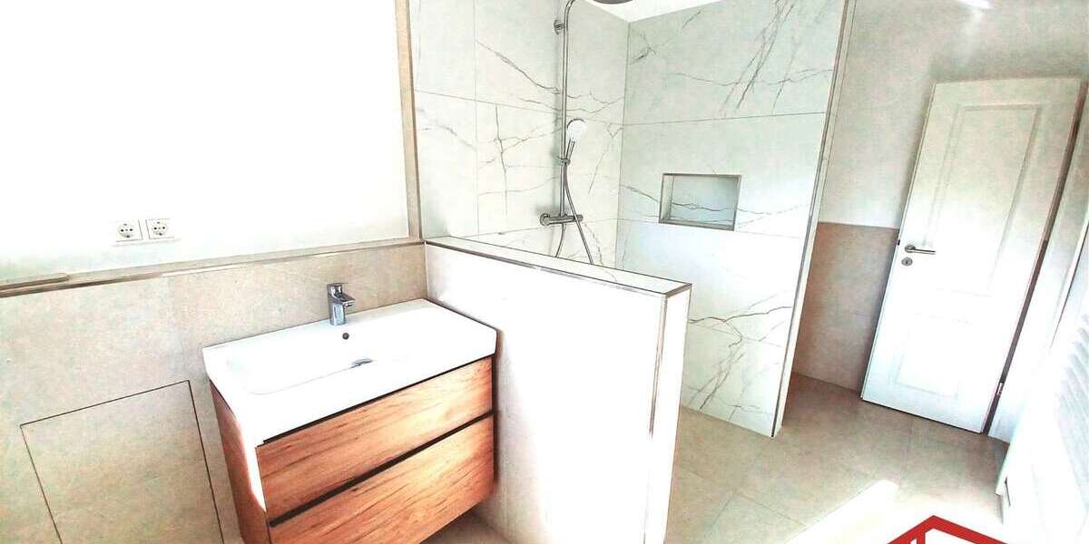 Haus zum Kaufen in Oberhausen 699.000 € 265 m² 10 zimmer