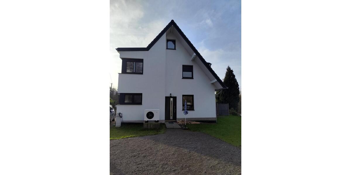 Doppelhaushälfte Essen Stadtbezirk VIII - 5.5 Zimmer, 134 m&sup2;, 2.350&euro; | Angebot:24130141