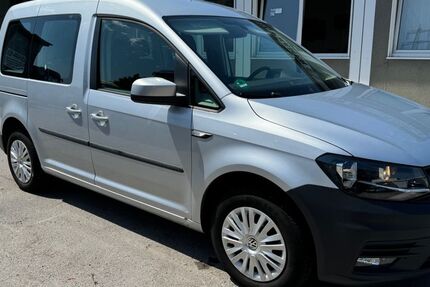 VW Caddy 145.000 km 10.900 &euro; Düsseldorf 40231