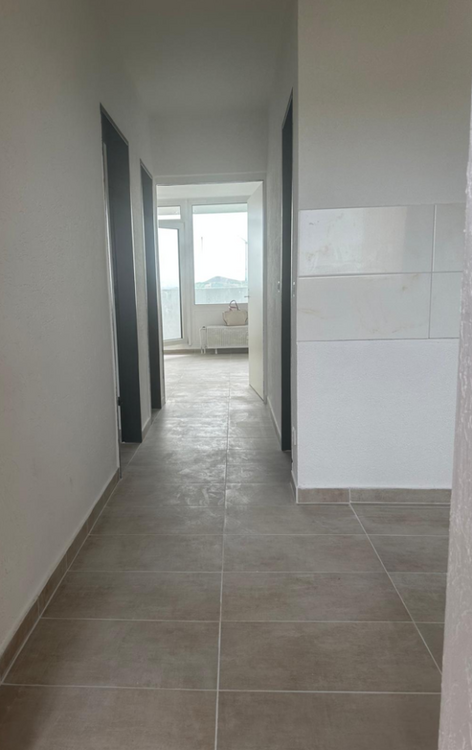 schöne helle sanierte Wohnungen mit Balkon ab sofort! 3 zimmer