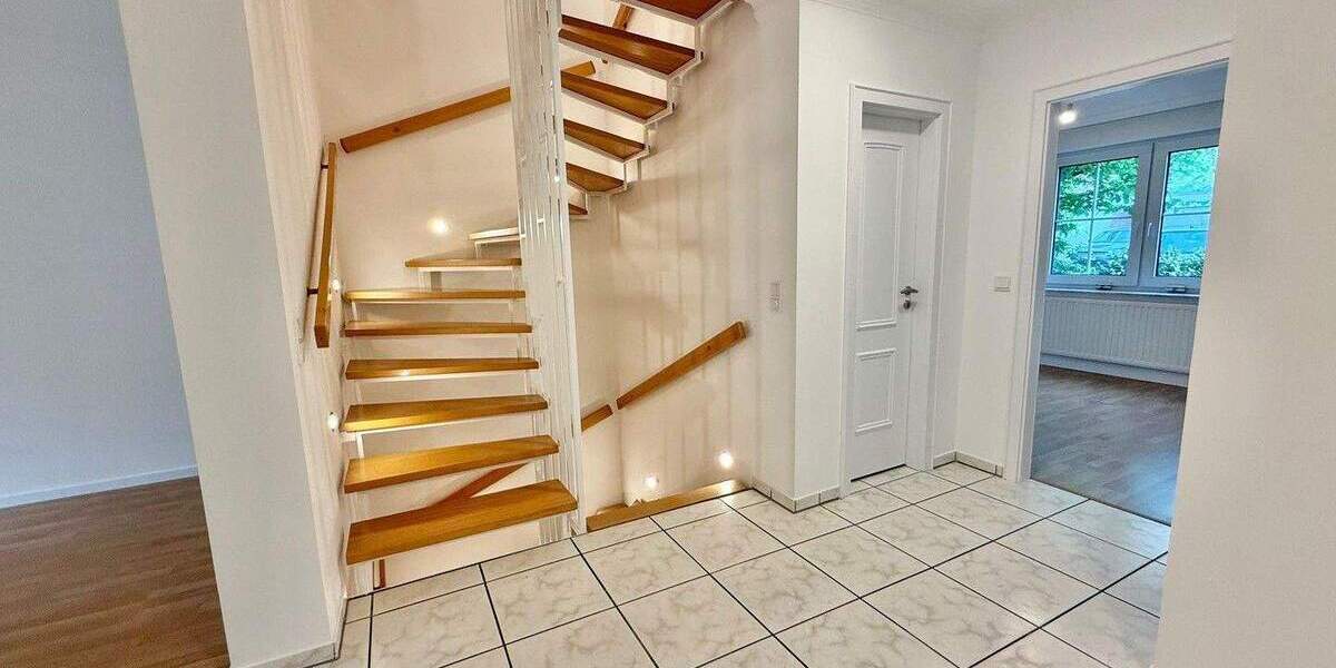 Doppelhaushälfte Düsseldorf Kaiserswerth - 8 Zimmer, 213 m&sup2;, 1.680.000&euro; | Angebot:25271300